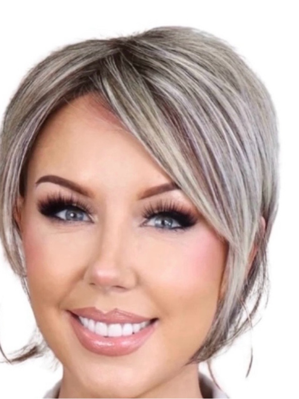 Chelsey Smith Crown Vivi short wig new with tags